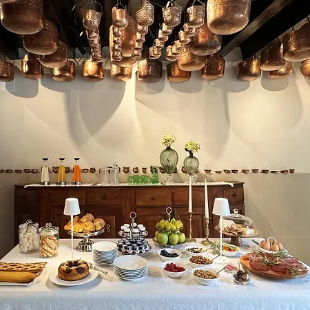 Carmen Garden Bed and breakfast 3*