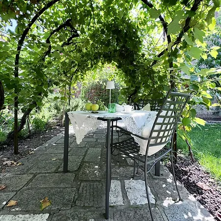 Bed & Breakfast Carmen Garden