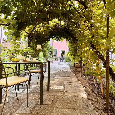 Carmen Garden Burano