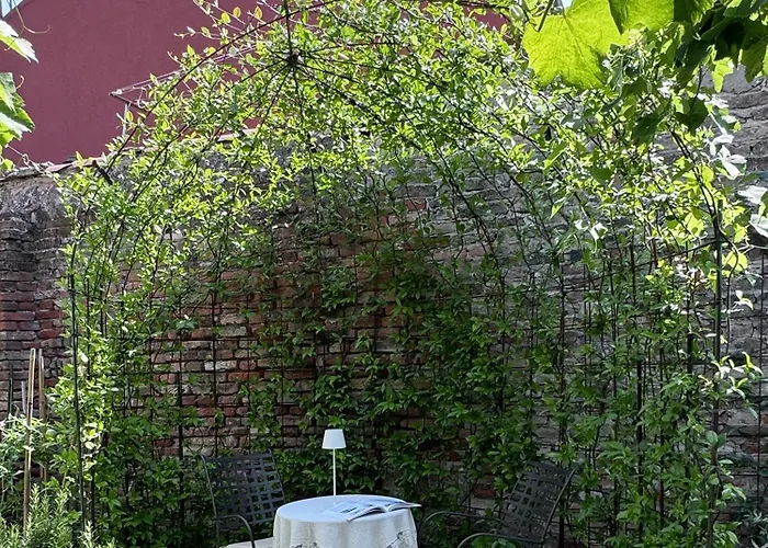 Carmen Garden Bed & Breakfast 3*